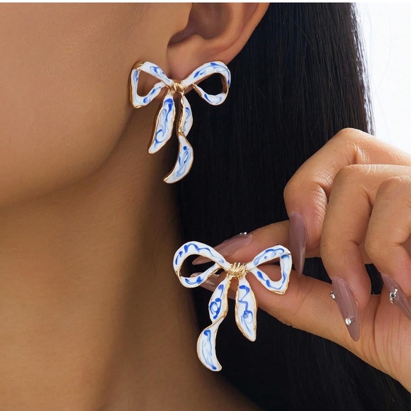 New! Blue Oil Drip Porcelain Bow Gold Earrings (3005) NWOT - Picture 2 of 2